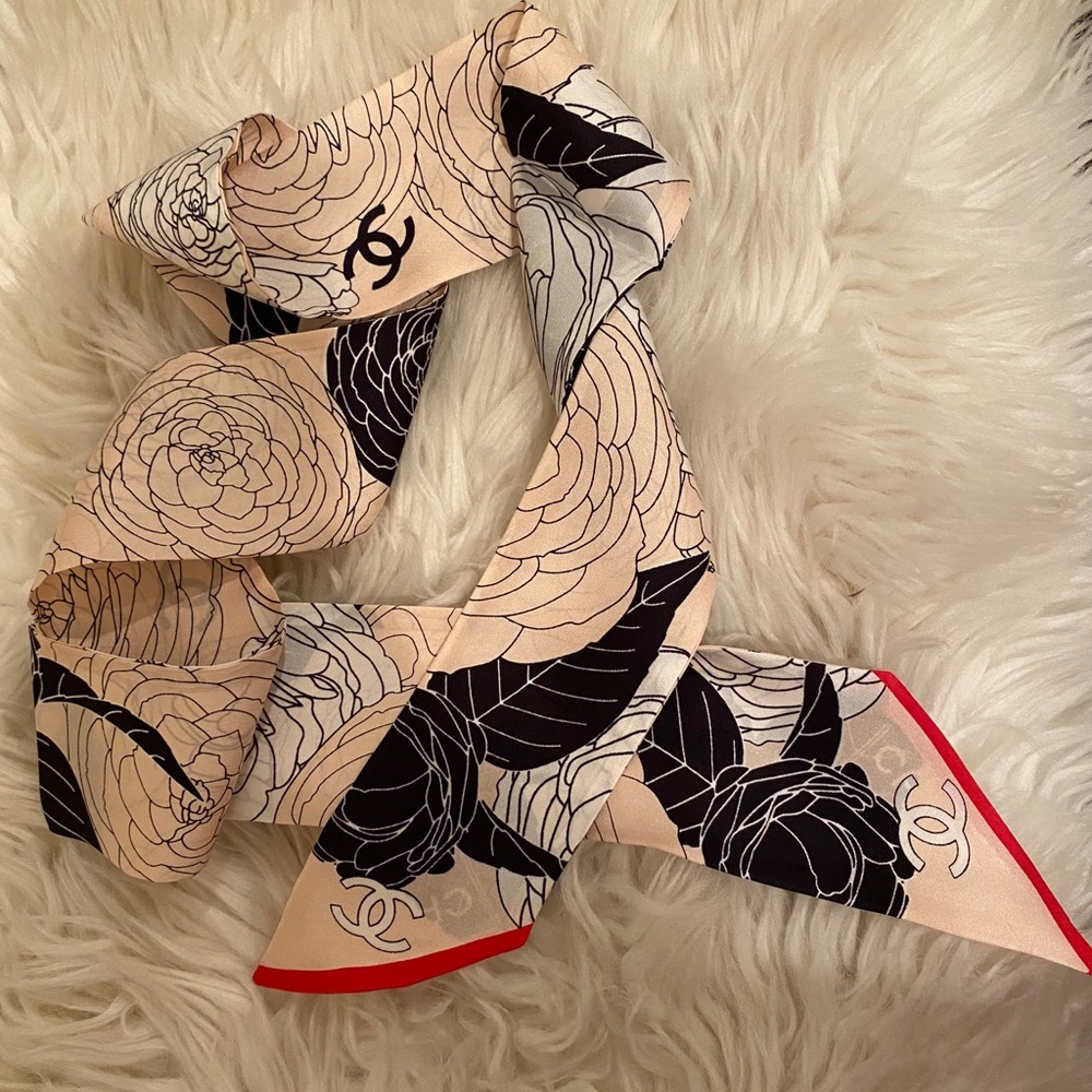 Chanel Bandeau Floral CC Red Trim Beige Black